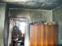 В Екатеринбурге в доме на улице Латышской в пожаре погиб пенсионер, его сосед в коме