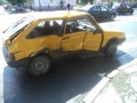 В Екатеринбурге на улице 40 лет Октября у дома № 63  Mazda 6 протаранила  ВАЗ-2108