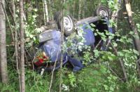 «Пьяный» автомобиль ВАЗ-2107 улетел в кювет в Ухте, трое раненых