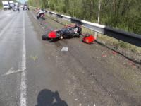 Девушка на Nissan Juke сбила мотоциклиста на трассе в Тверской области