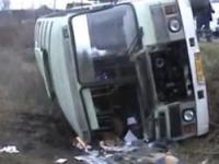 Автобус ПАЗ вылетел в кювет в Тверской области, пострадали 10 человек