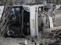 Автобус с детьми упал в кювет в Коми, 17 человек пострадали