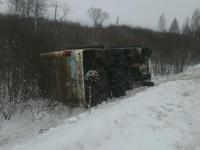 Пассажирский автобус опрокинулся в кювет в Ивановской области, пятеро раненых