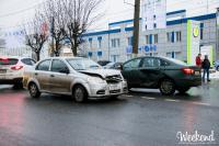 В Твери после ДТП Lada и Chevrolet на проспекте 50 лет Октября беременную женщину увезли в реанимацию